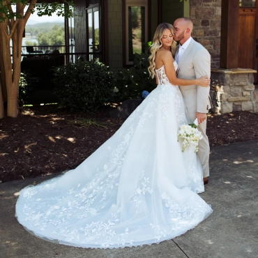 PEN·LIV Real Bride: Brooke & Talon